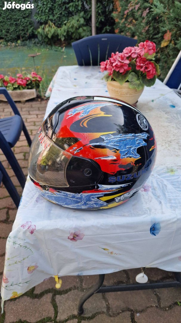 Nyitható motoros bukósisak