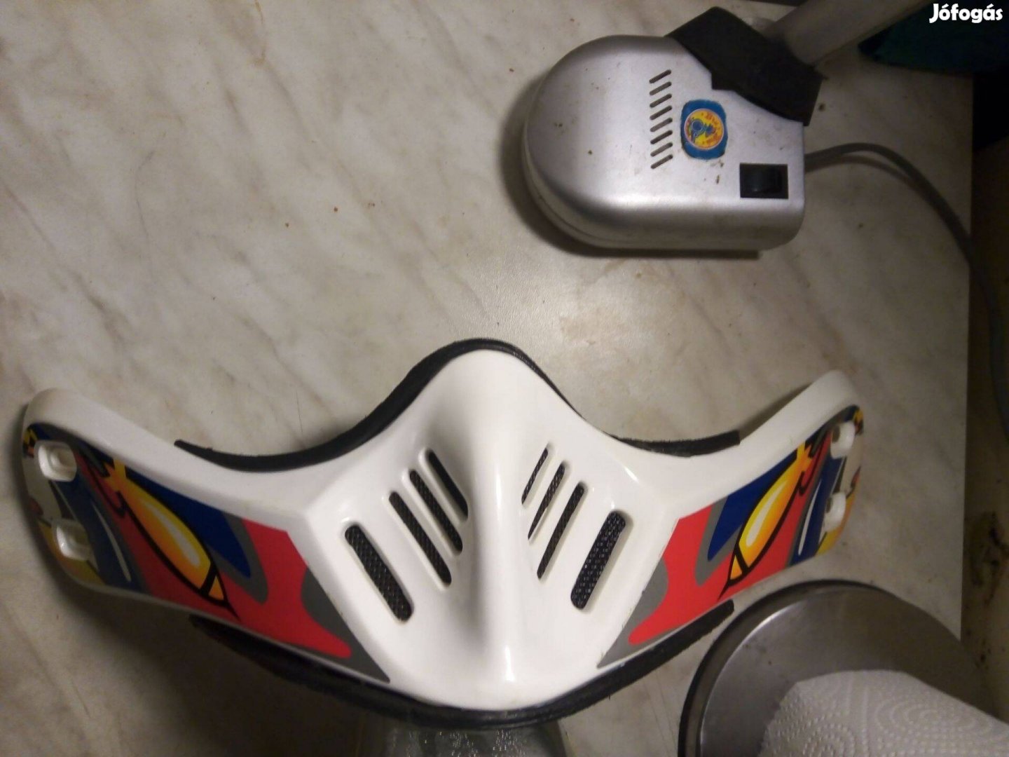 Nyitott sisakhoz,arc/áll védő új.FM retró