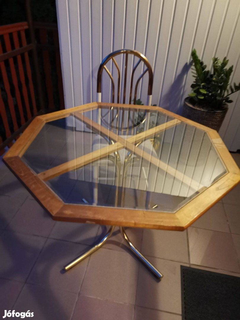 Nyolcszögletű Asztal