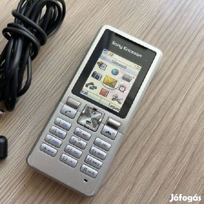 Nyomógombos Sony Ericsson mobiltelefon, olcsón elvihetó!