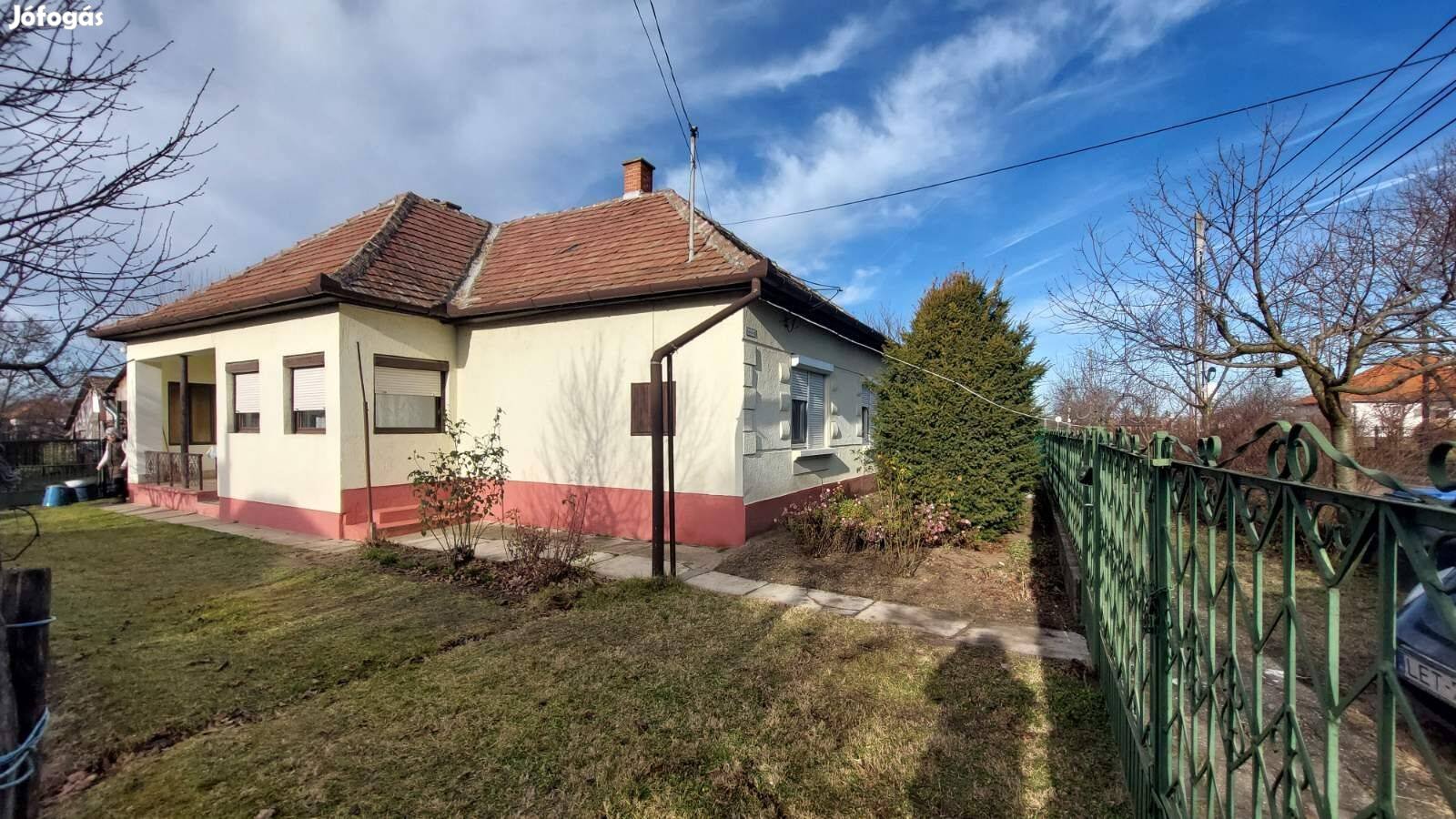 Nyugodt, családias környezetbe költözők figyelem!