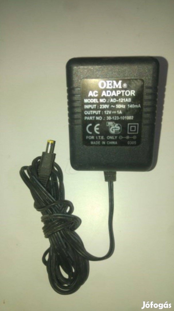 OEM DC adapter 12V / 1A működő