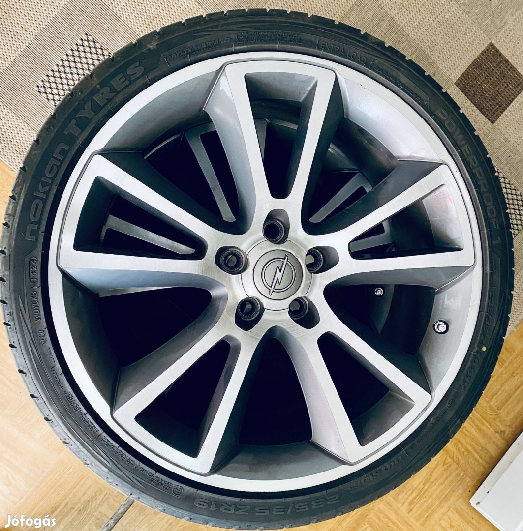 OPC 19" Vxr 5x110 kerékszett új 235/35R19 Nokian gumival Astra Zafira