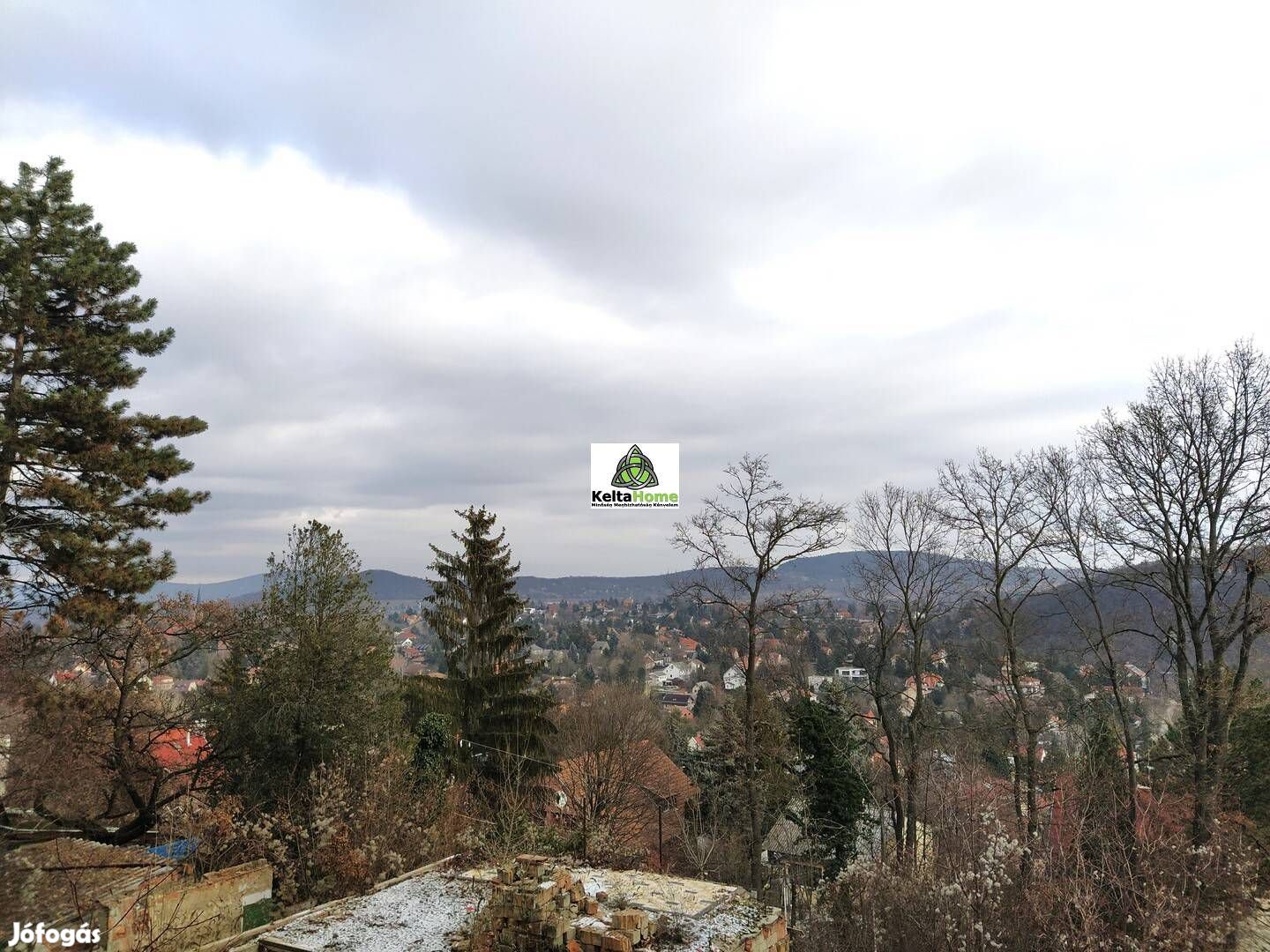 ÖRÖKPANORÁMÁS telek Máriaremetén! Eladó egy 824 m2-es belterüle 572_kh