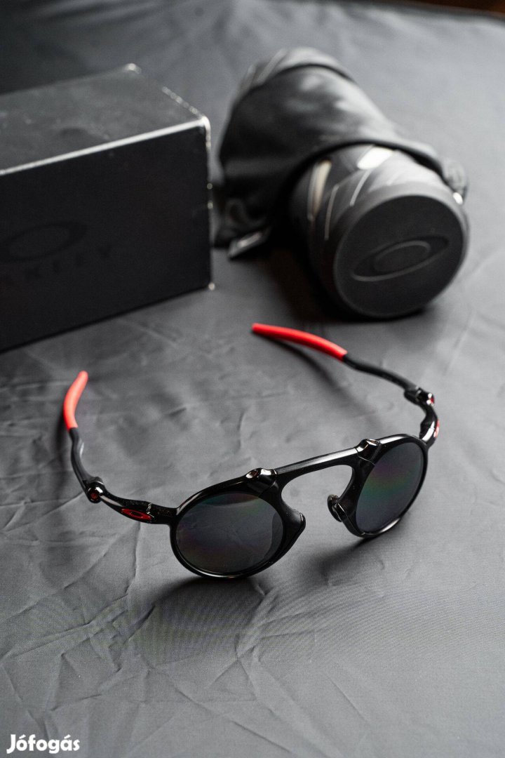 Oakley Madman Scuderia Ferrari Dark