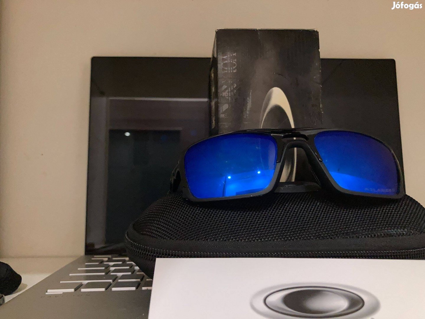 Oakley Triggerman napszemüveg polarizált lencsével