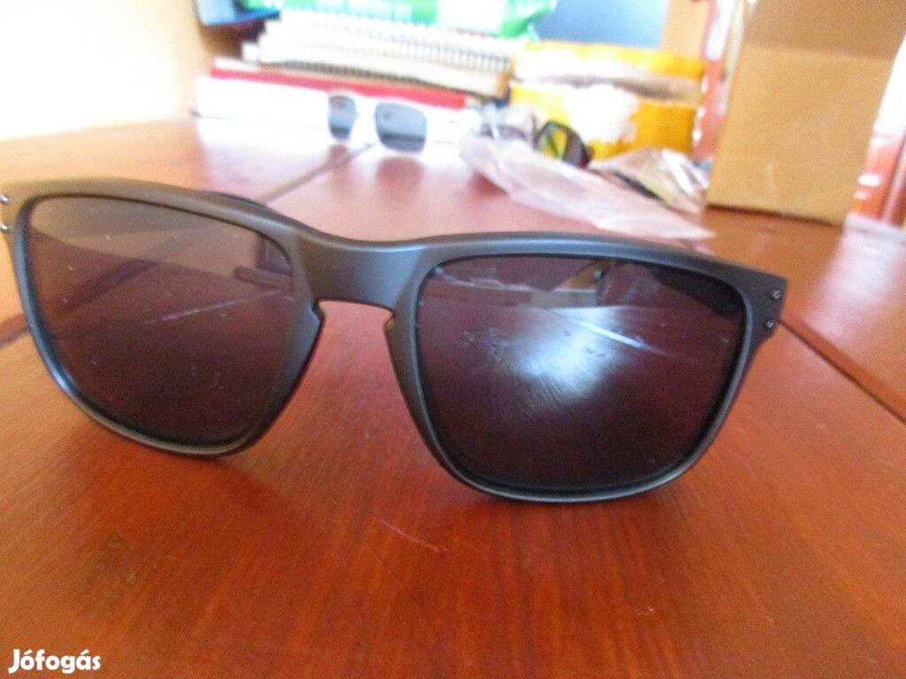 Oakley holbrook Valentino Rossi napszemüveg polarizált