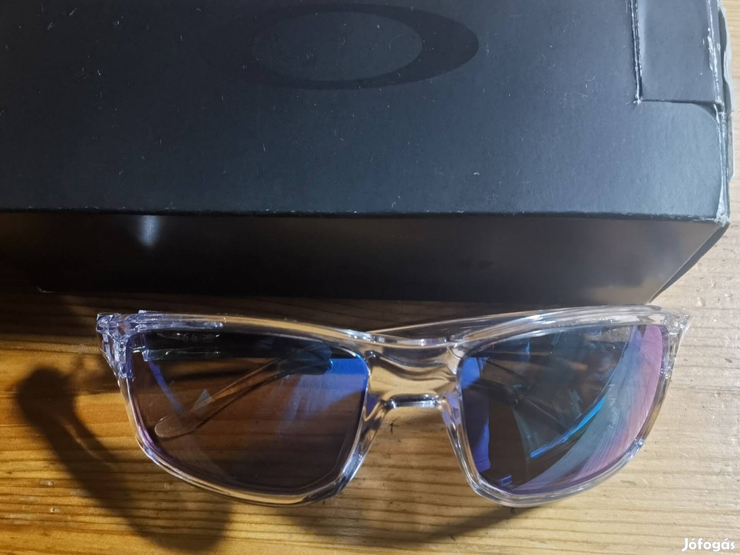 Oakley napszemüveg újszerű 