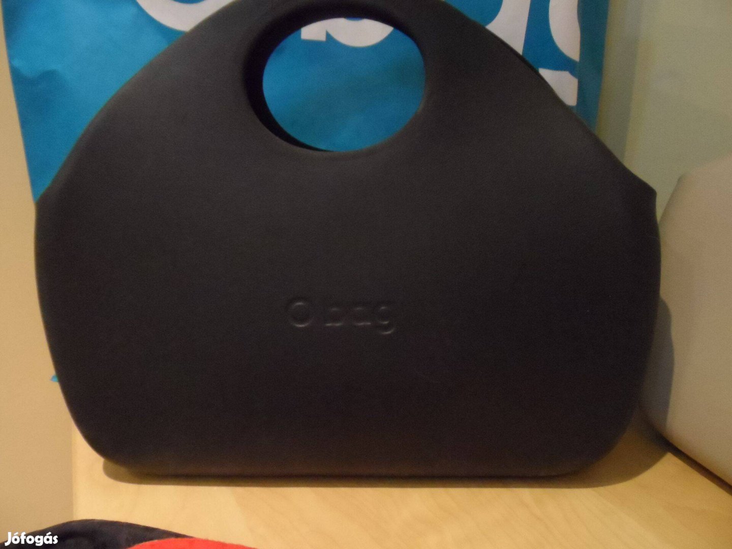 Obag táska piros és fekete béléssel