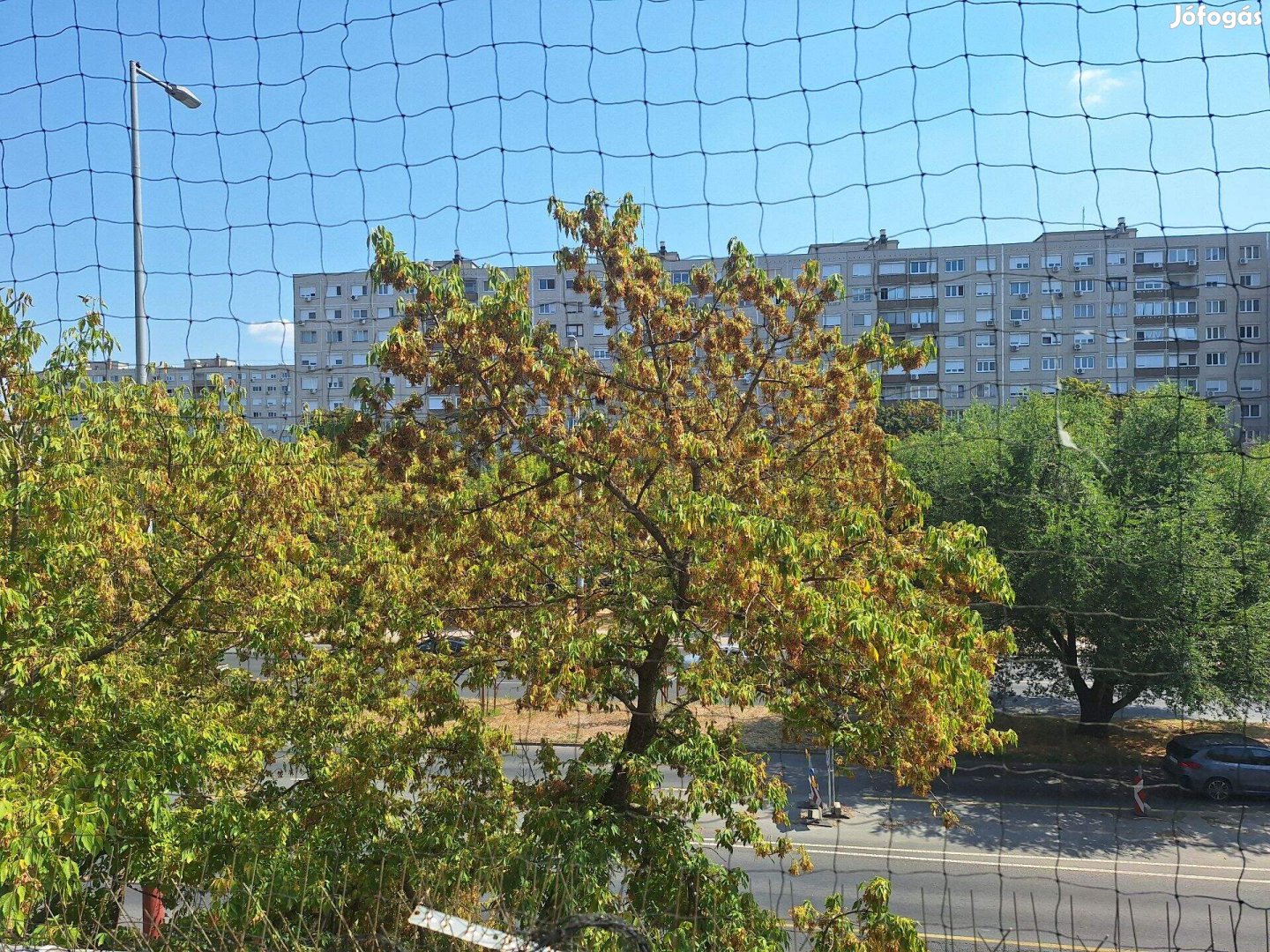 Óbudán, Flórián térnél Szentendrei úton öröklakás eladó