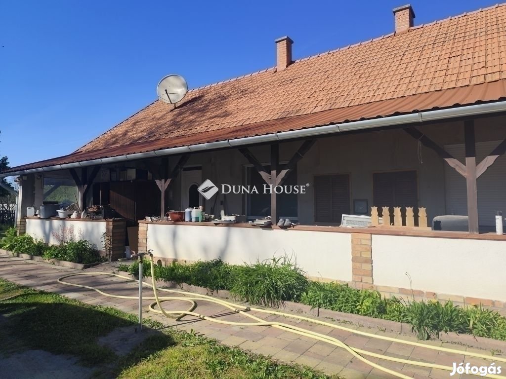 Ócsai 150 nm-es ház eladó