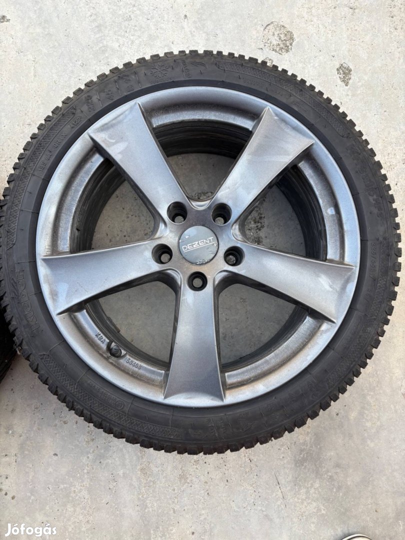 Octávia téli gumi 225/45 R17-es, 5*112-es Dezent felnivel eladó