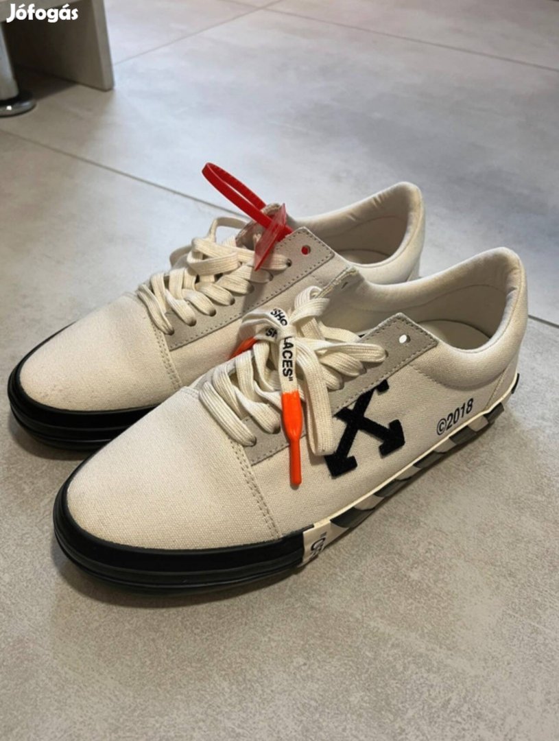 Off-White cipő