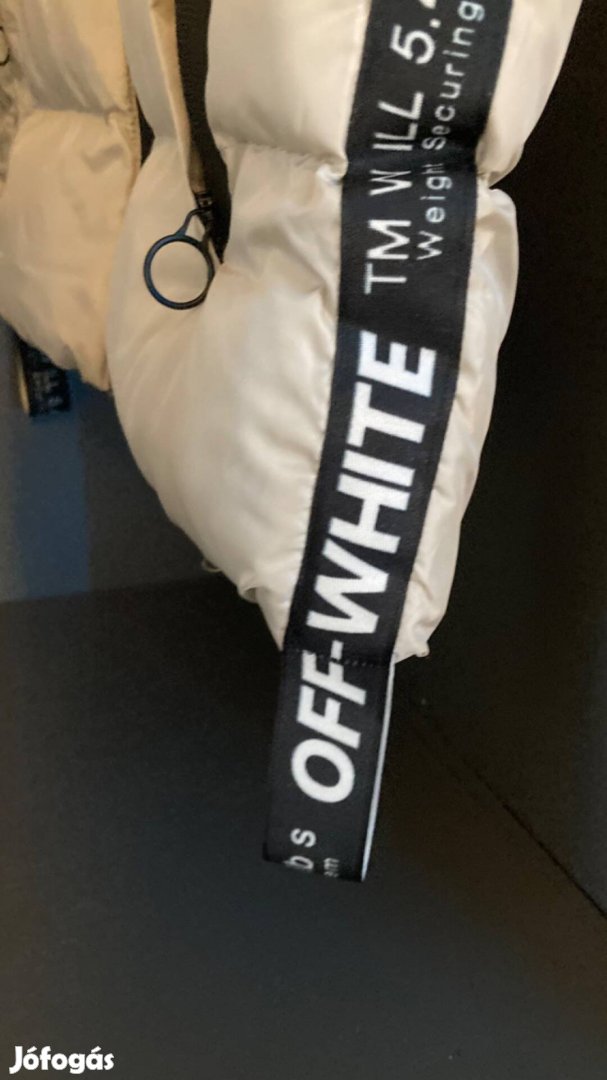 Off white puffer mellény