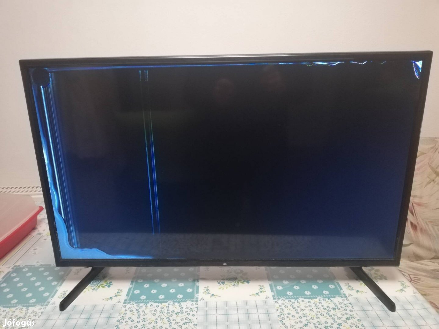 Ok. led tv 32''(törött) 