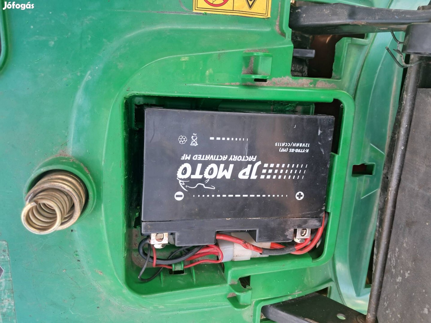 Okay fűnyírótraktor.