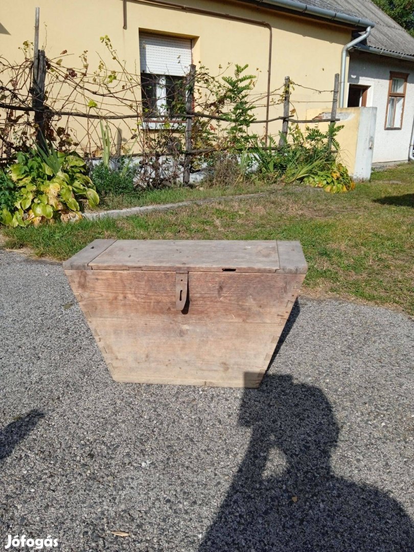 Ökrös-szekér bakláda