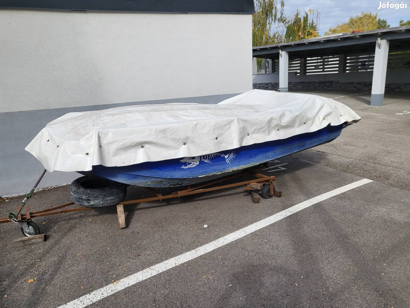 Olasz Trimaran Stabil Horgaszcsónak