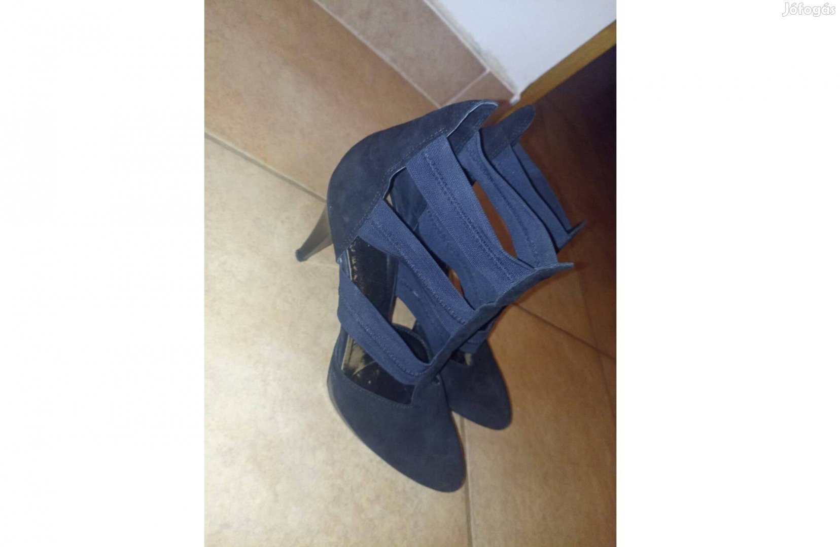 Olasz, gumipántos, szexi magassarkú