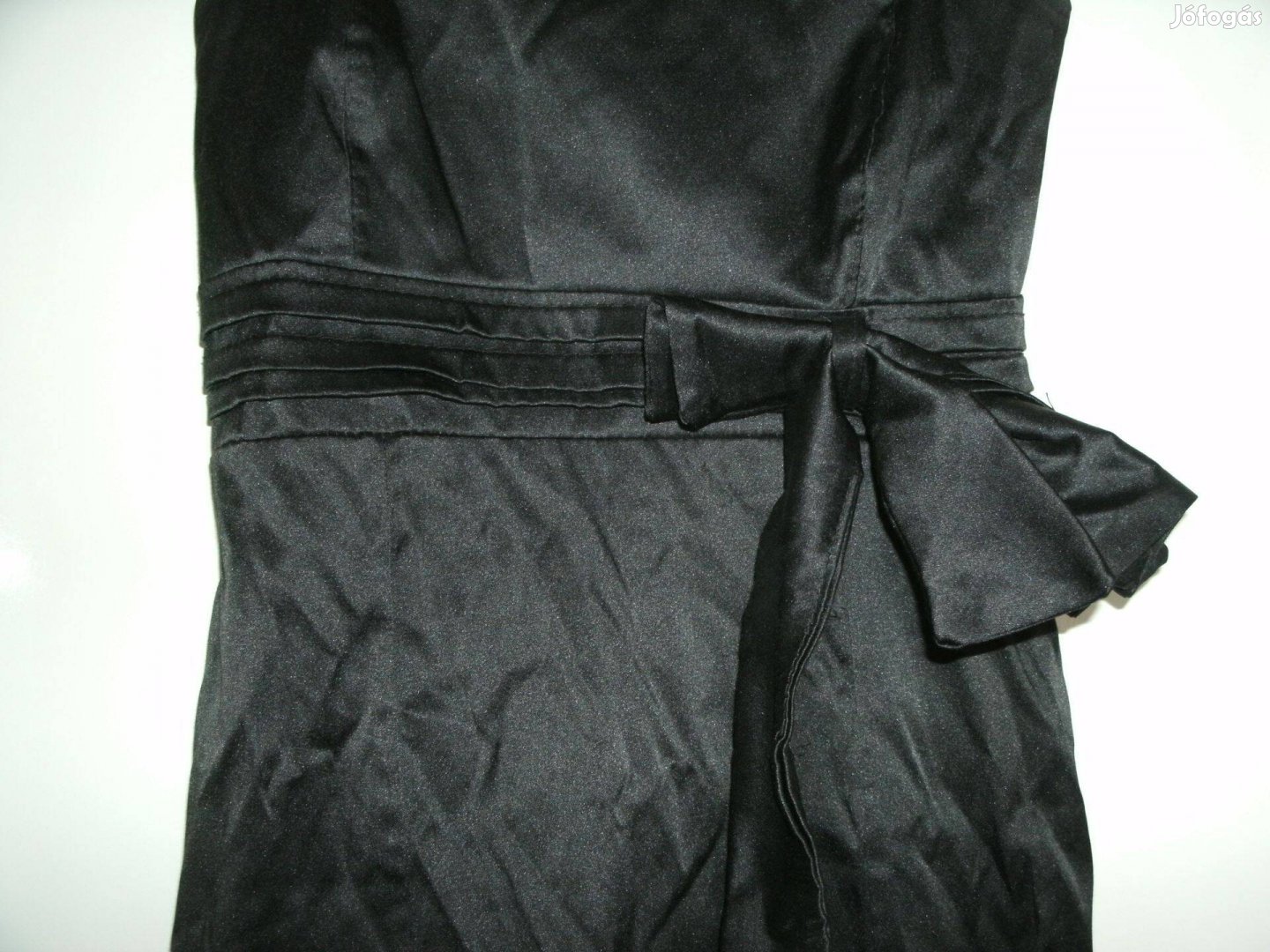 Olasz fekete vállpántos ruha "M" méret hátán gumis,