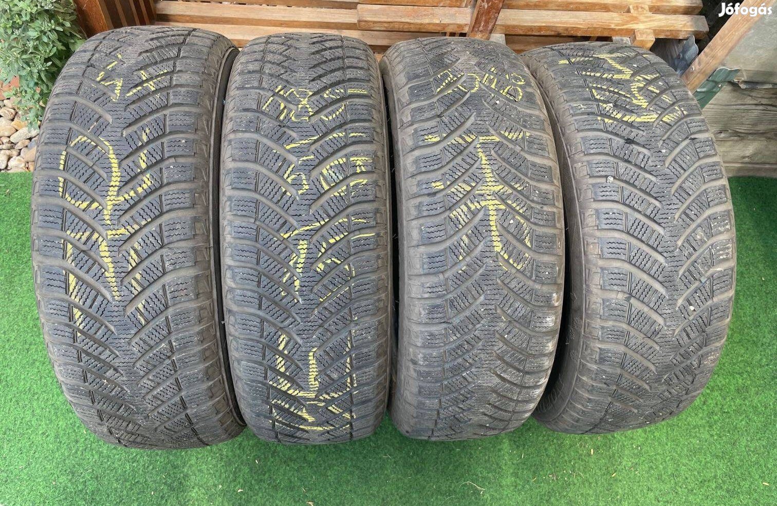 Olcsón eladó egy 185/60 R15 méretű téli gumi garnitúra