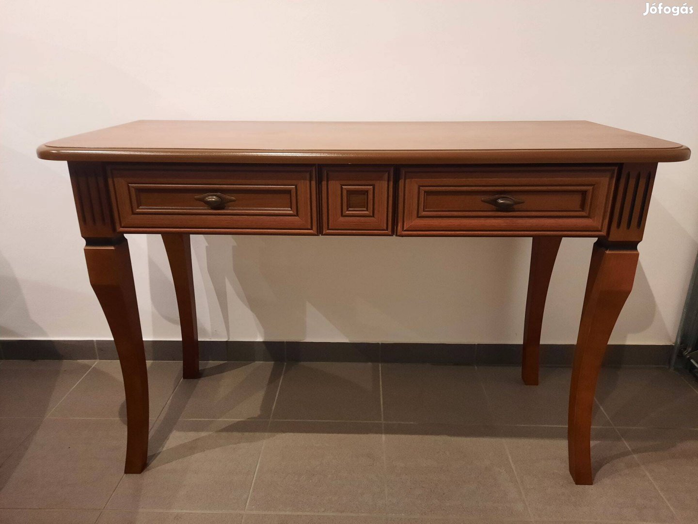 Oldalasztal - Aramis