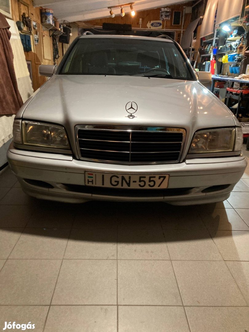 Oldtimernek alkalmas Mercedes W202