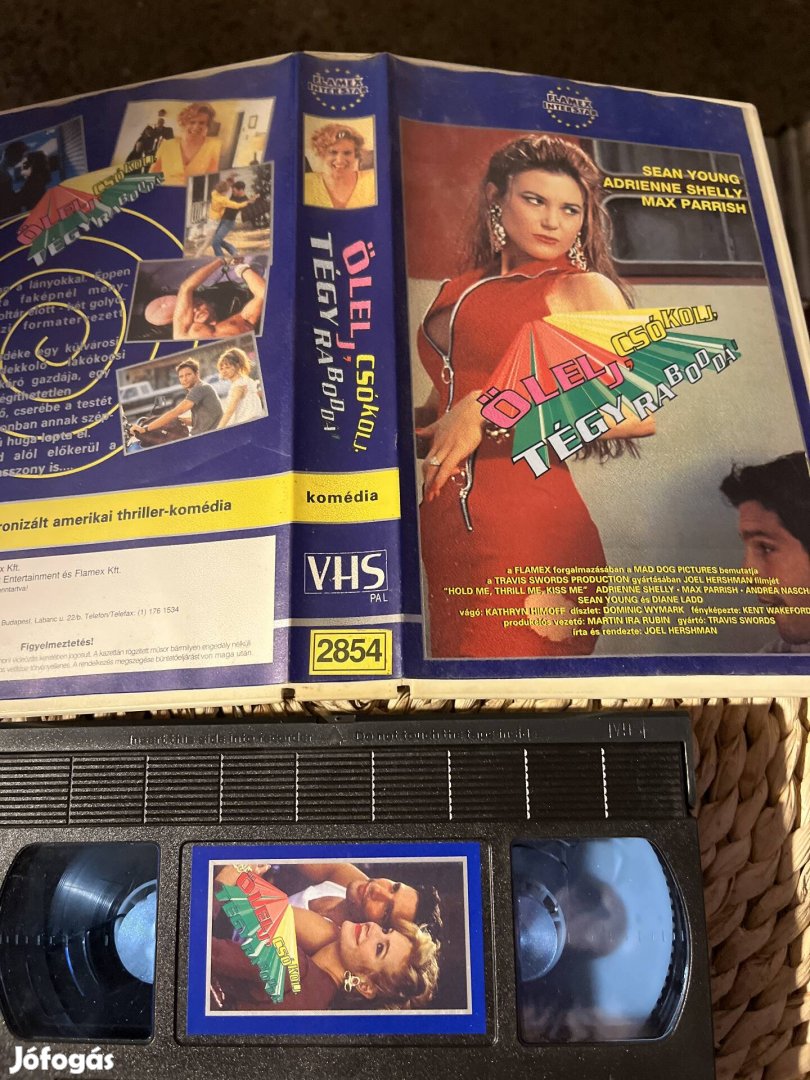 Ölelj csókolj tégy raboddá vhs