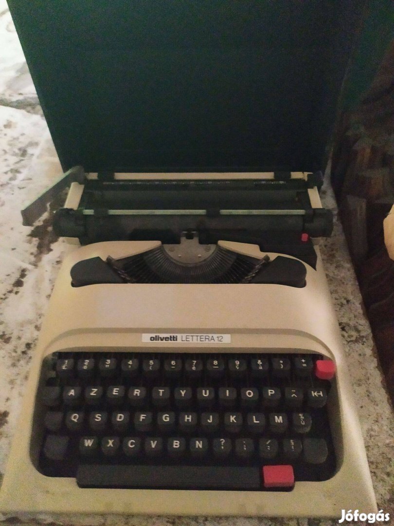 Olivetti Lettera 12 írógép