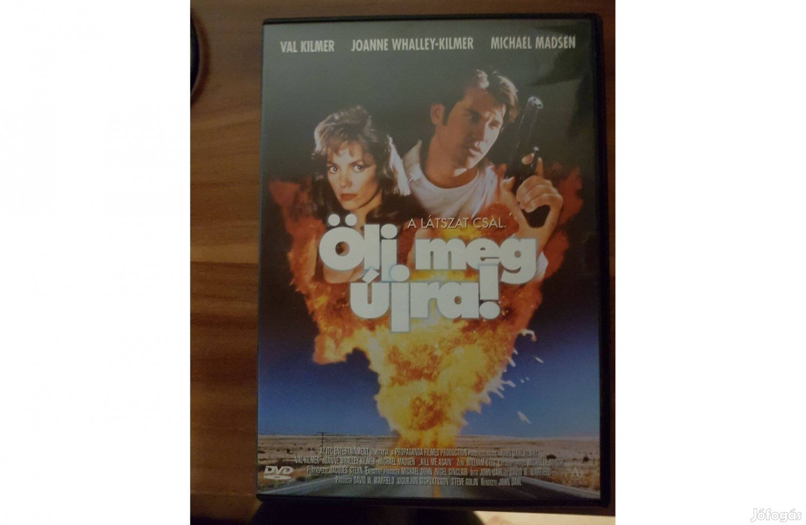 Ölj Meg Újra DVD