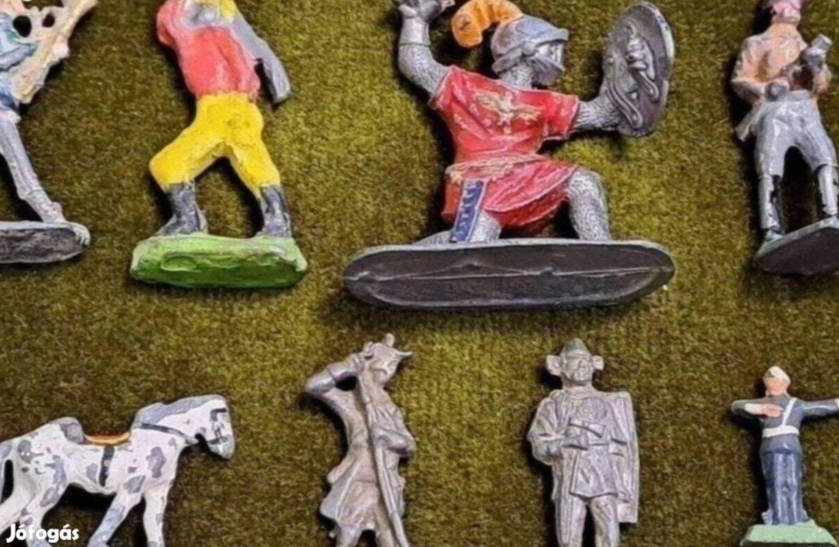 Ólom figurák egy tételben