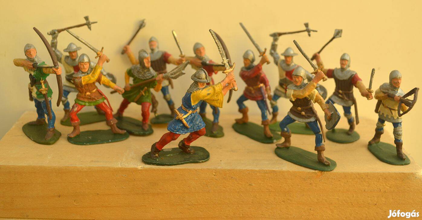 Ólomkatonák - középkori harcosok