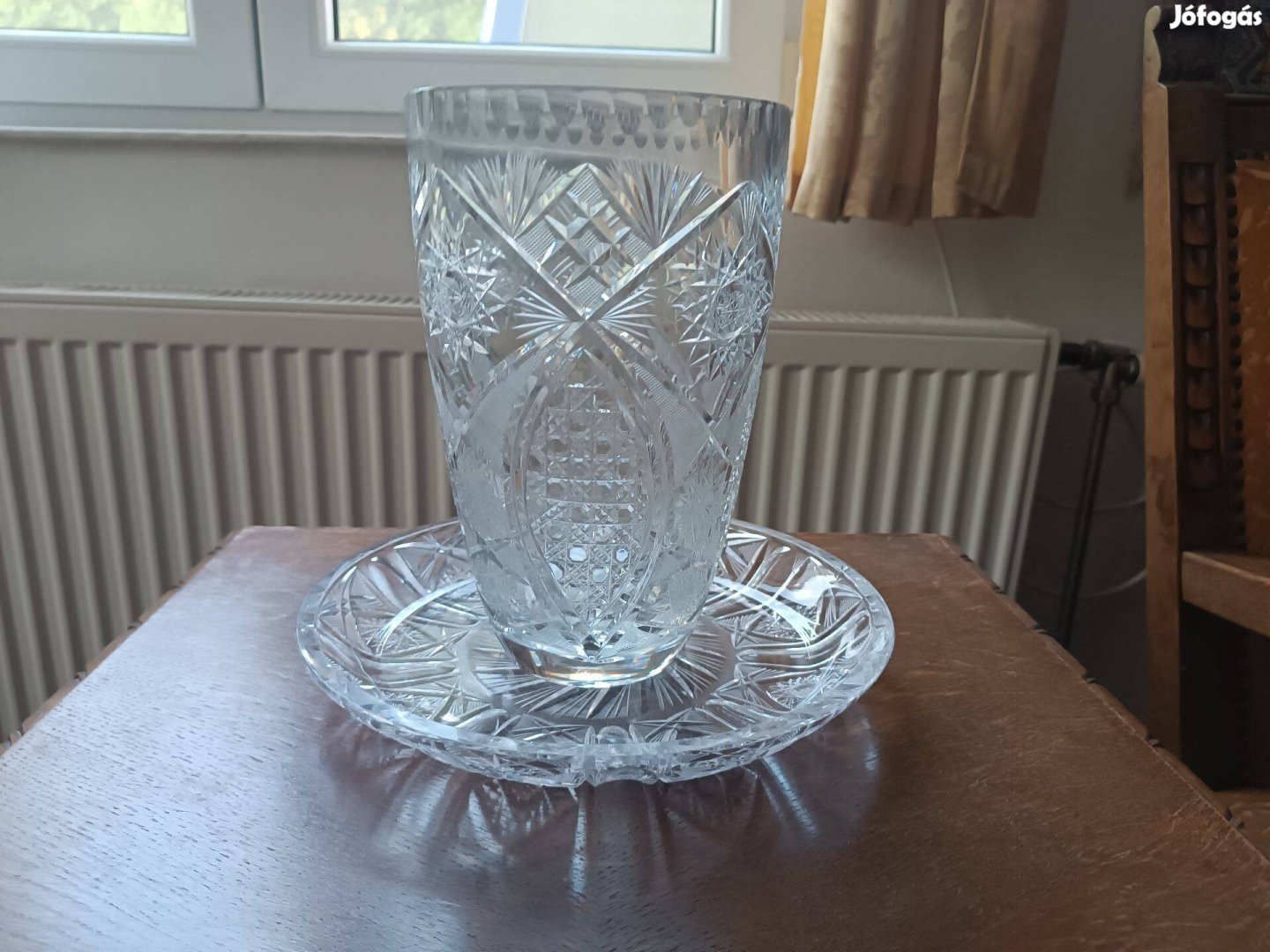 Ólomkristály váza aljával