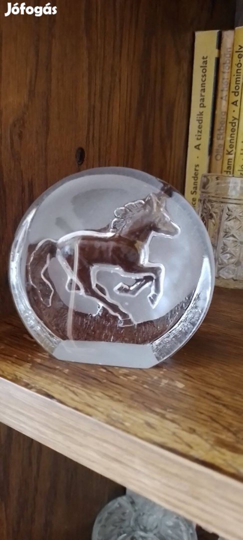 Olómkristályba faragott lovacska eladó