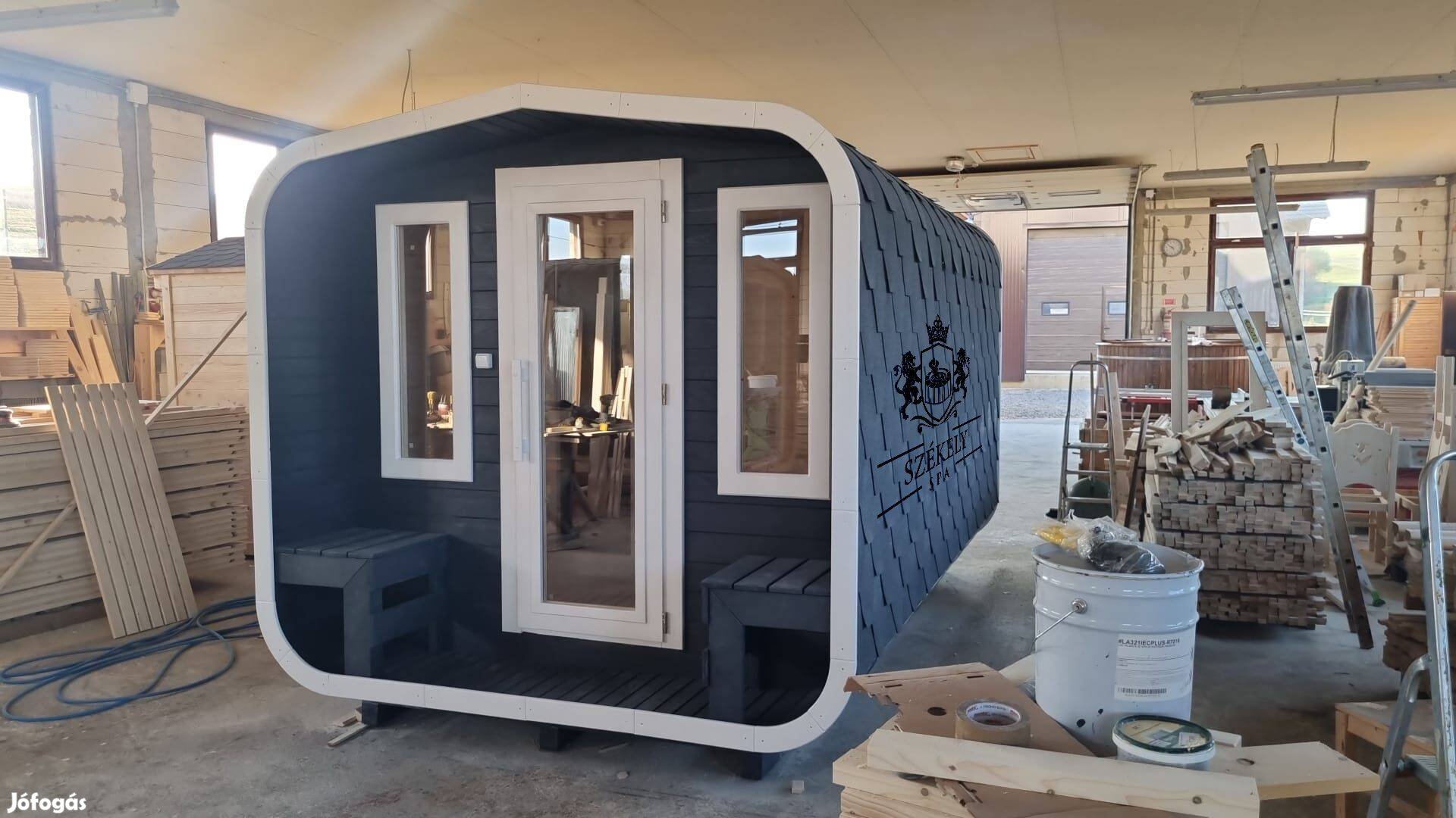 Öltöző szobás fa tüzelésű prémium szauna