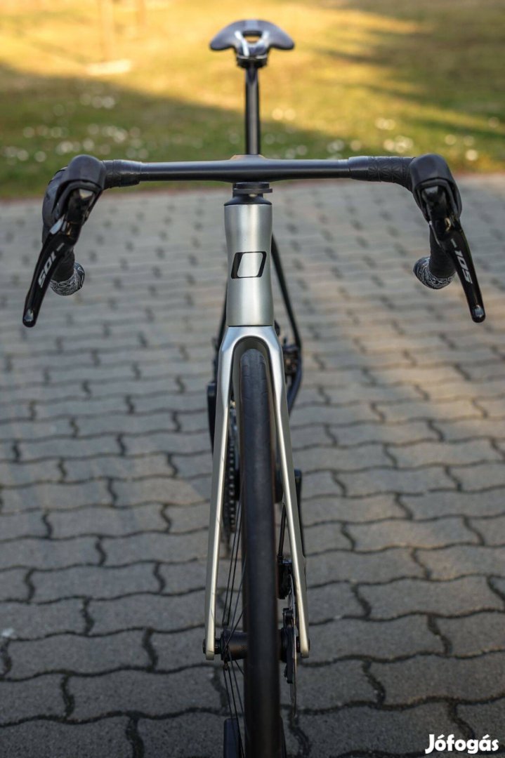 Olympia Leader karbon tárcsafékes országúti kerékpár