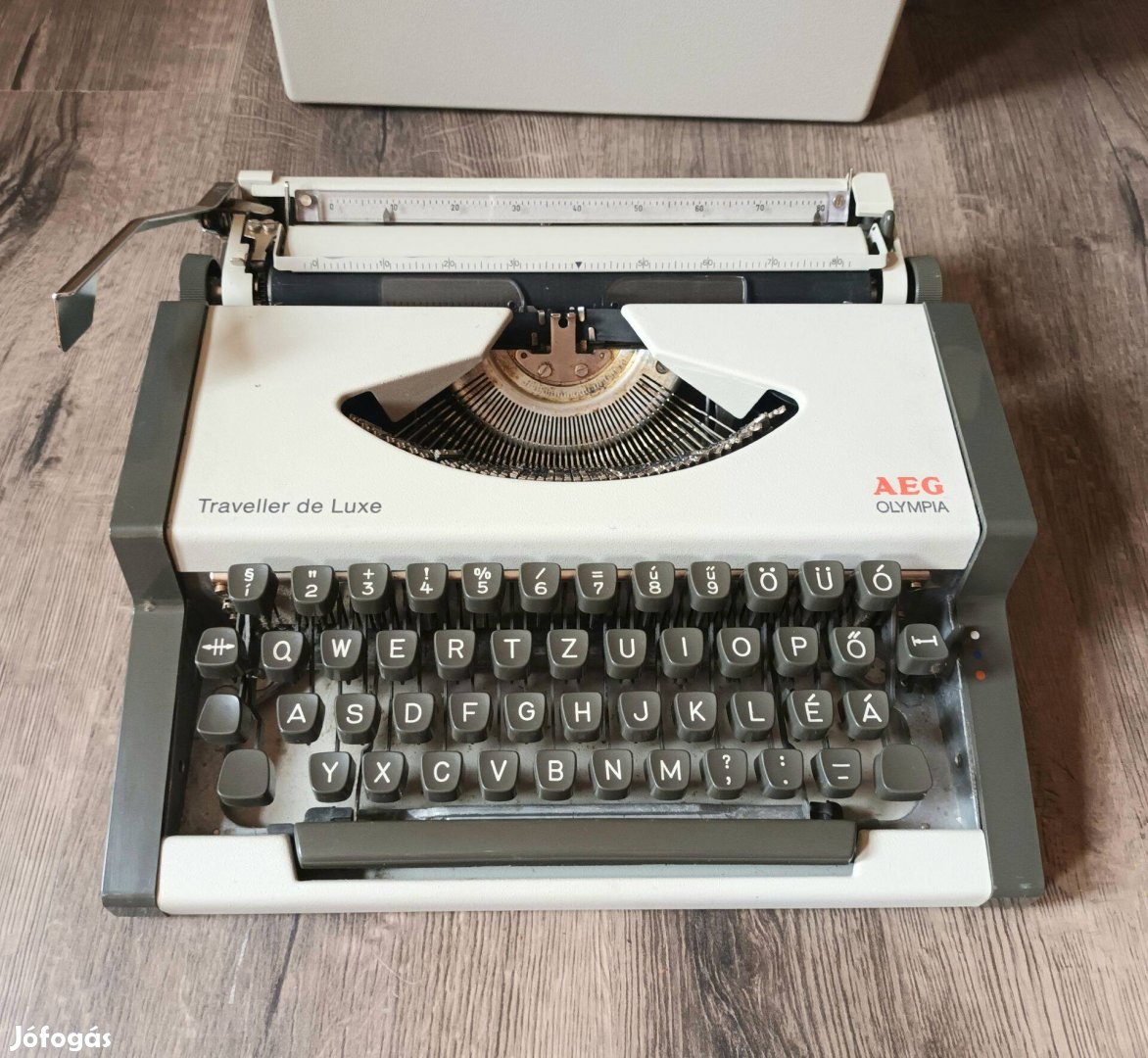 Olympia - Traveller de Luxe retró írógép