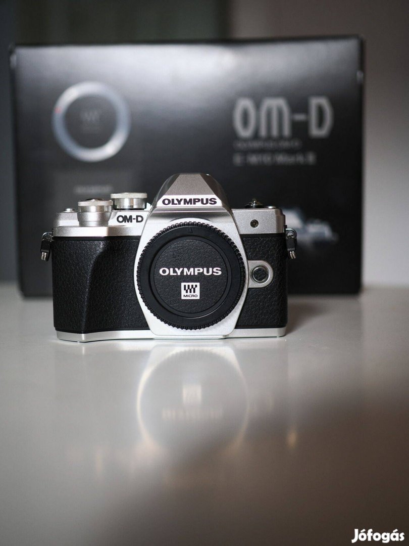Olympus OM-D E-M10 Mark III + Olympus 14-42mm
