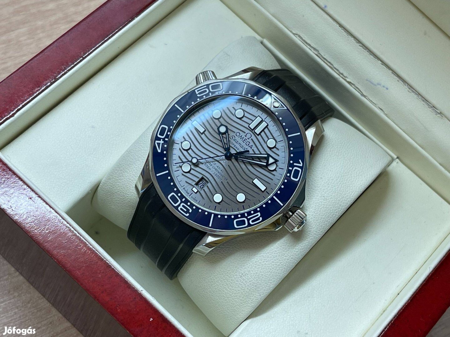 Omega Seamaster Diver 300M Master Chronometer ezüst 42 Lgsw