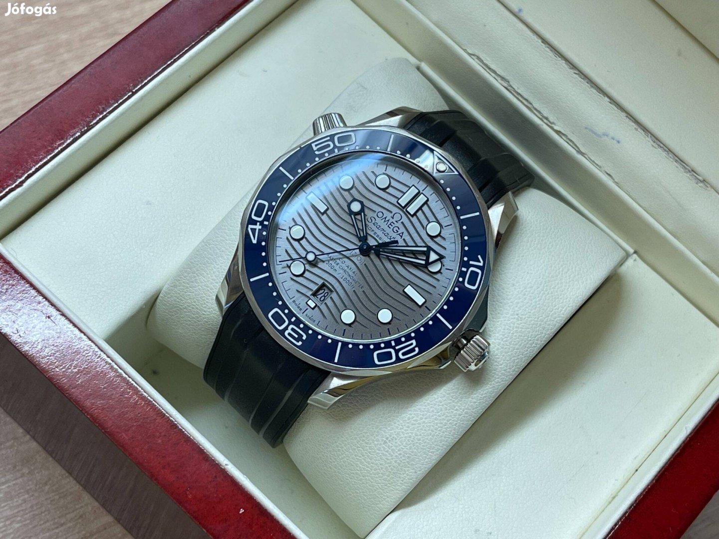 Omega Seamaster Diver 300M Master Chronometer ezüst 42 Lgsw