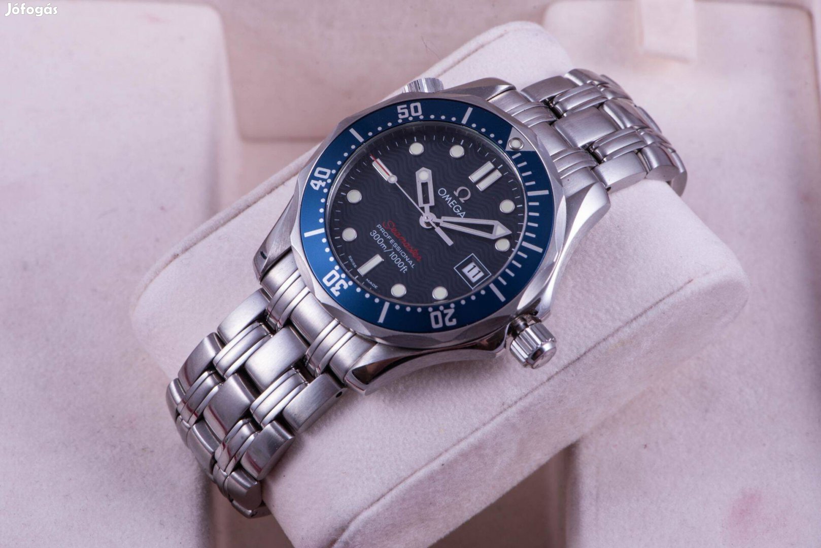 Omega Seamaster Mid-size