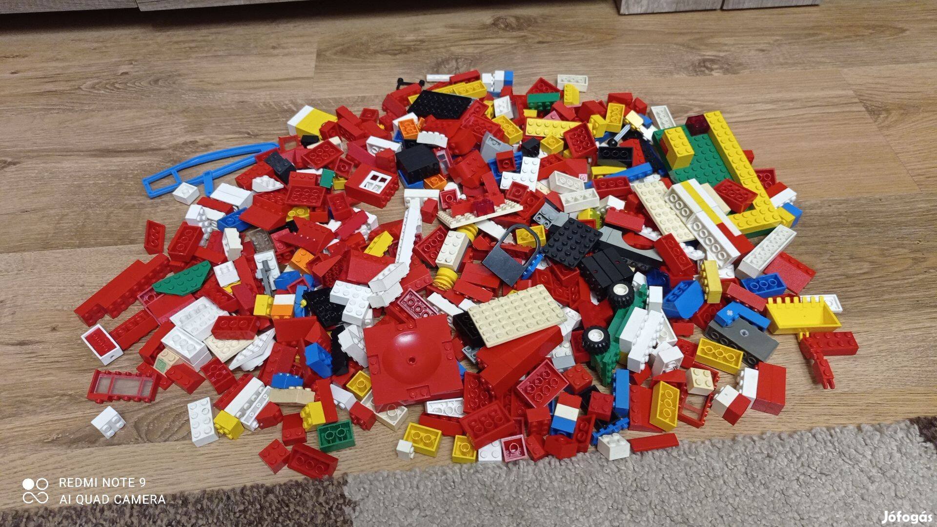 Ömlesztett lego