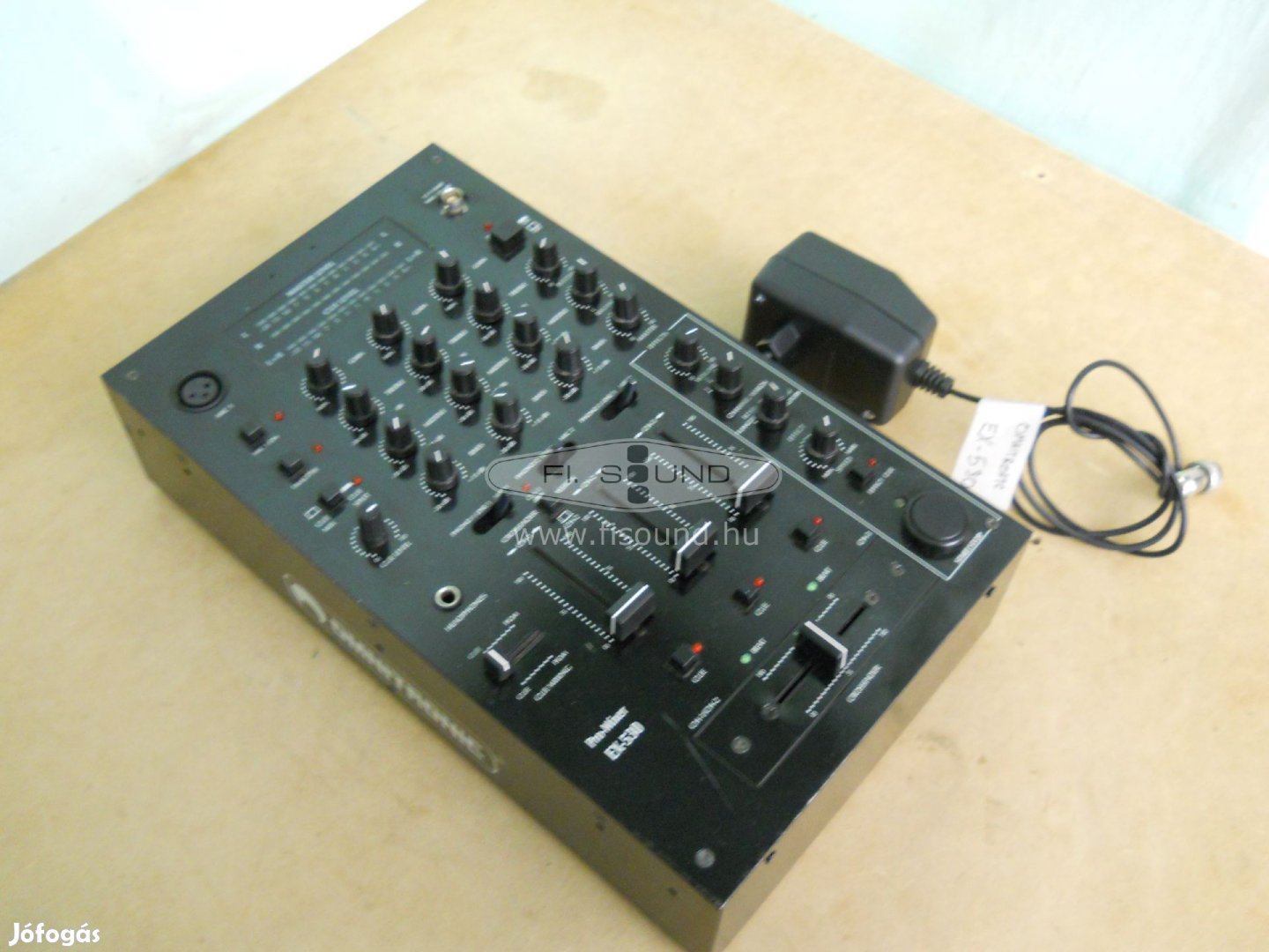 Omnitronic EX-530 ,3 sávos 9 csatornás keverő