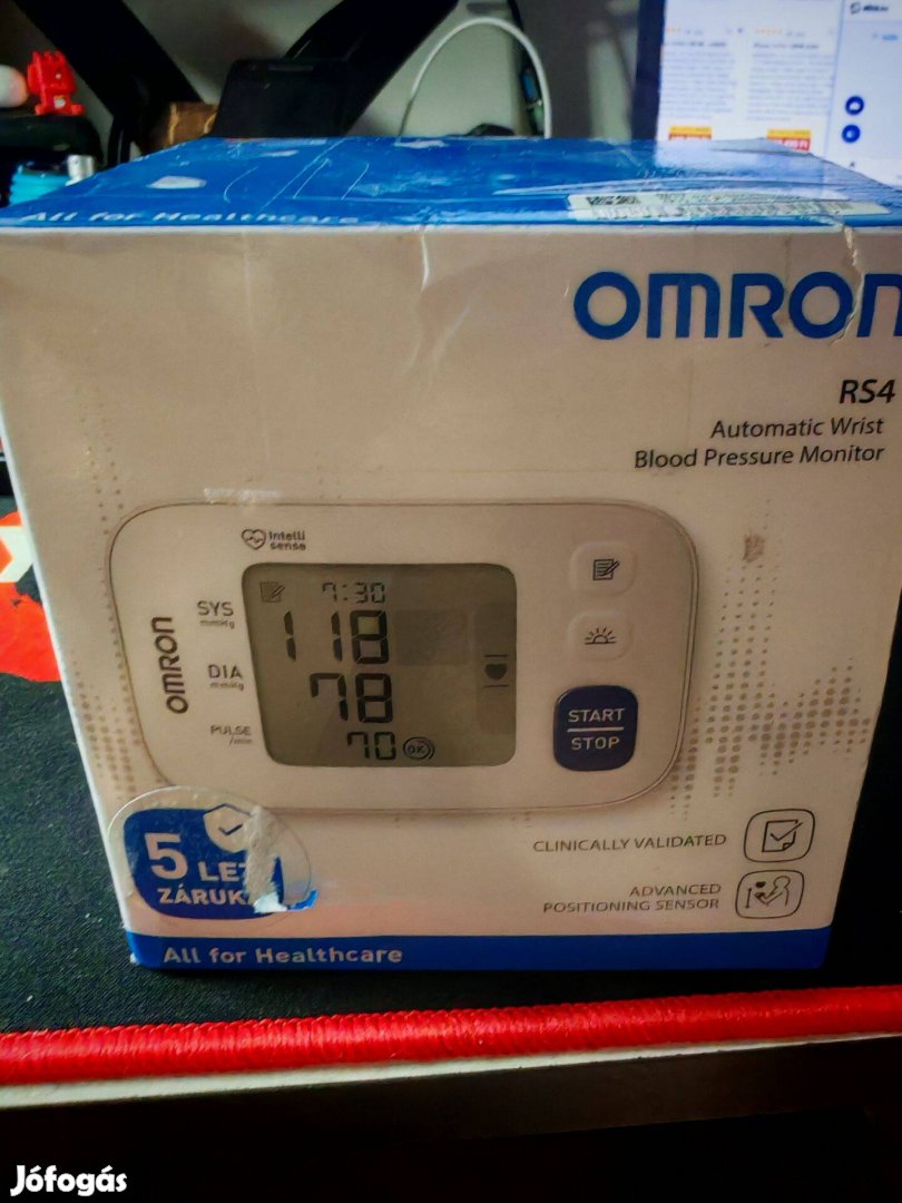 Omron RS4 okos vérnyomásmérő. Szinte csak kibontva volt