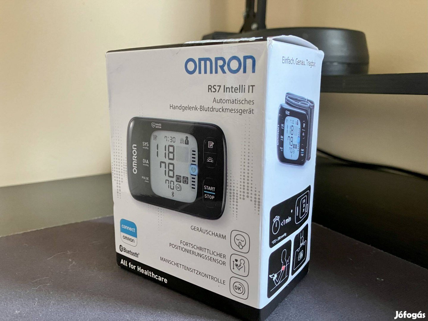 Omron RS7 Intelli IT bluetooth csuklós vérnyomásmérő