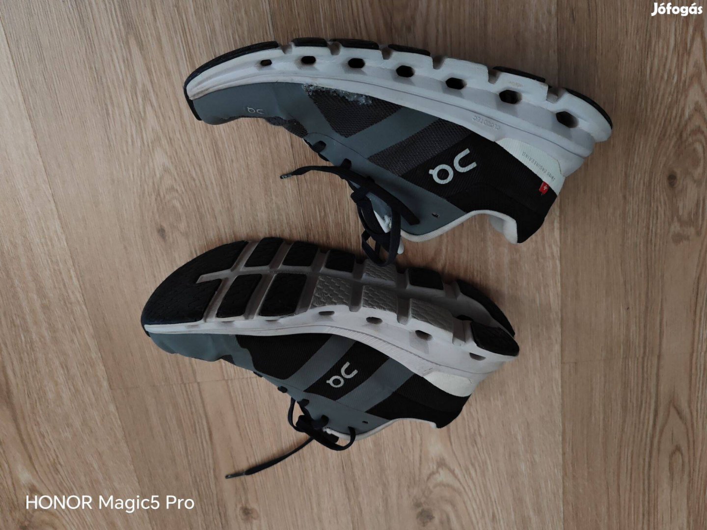 On Cloud hibás női sportcipő 38.5