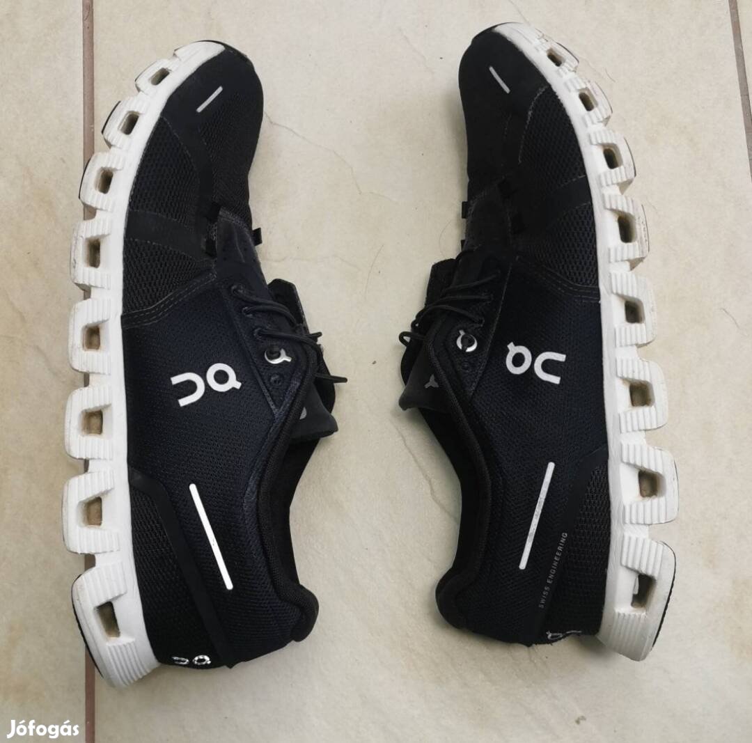 On Running cipő