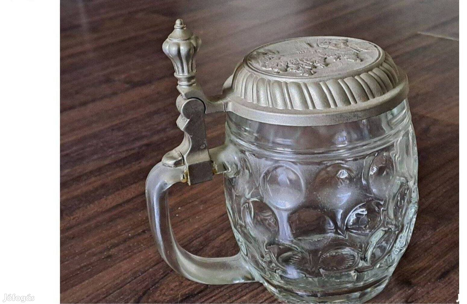 Ón fedeles üveg korsó