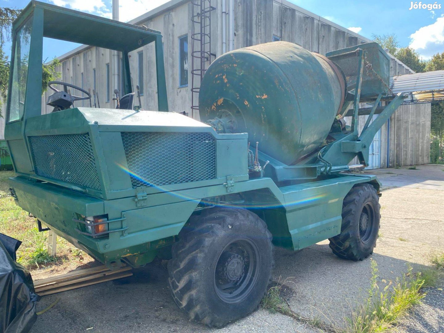 Önáró betoneverő betonmixer