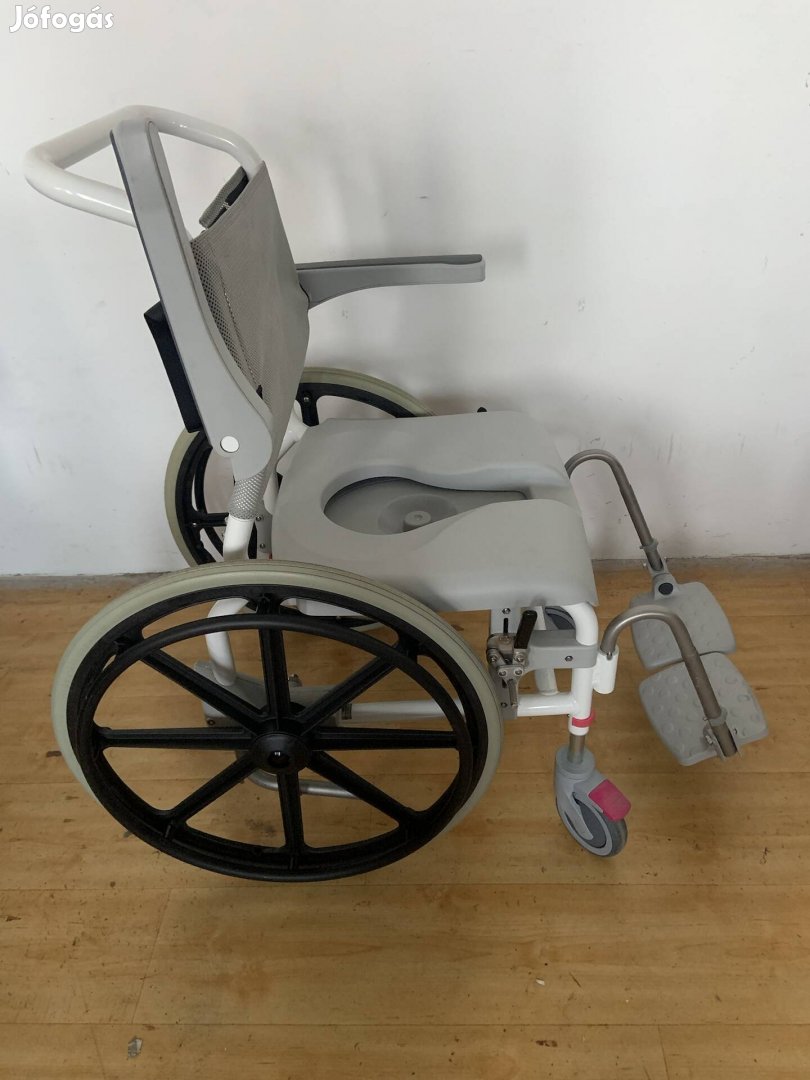 Önhajtós Gurulós szoba wc